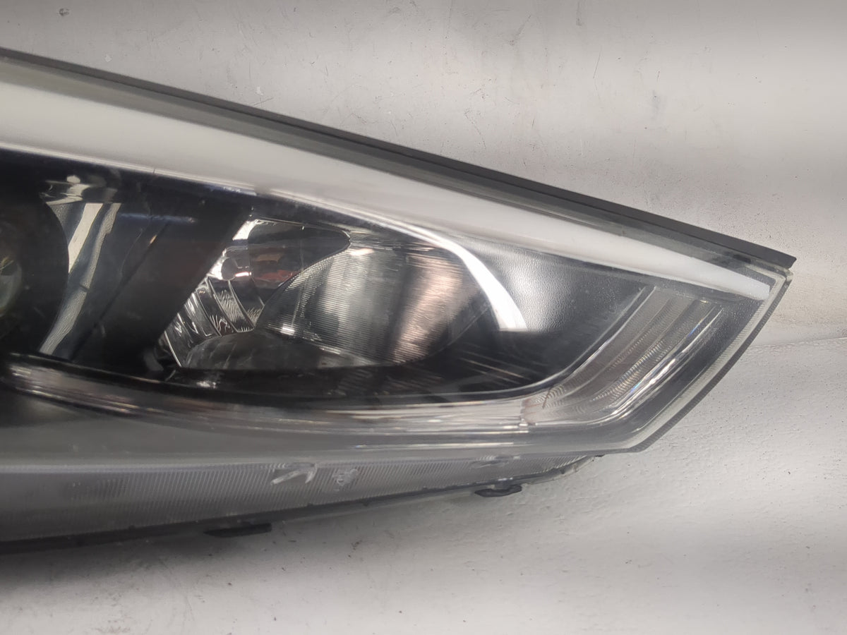 2016-2018 Hyundai Tucson Passenger Right Oem Head Light Headlight Lamp - Oemusedautoparts1.com