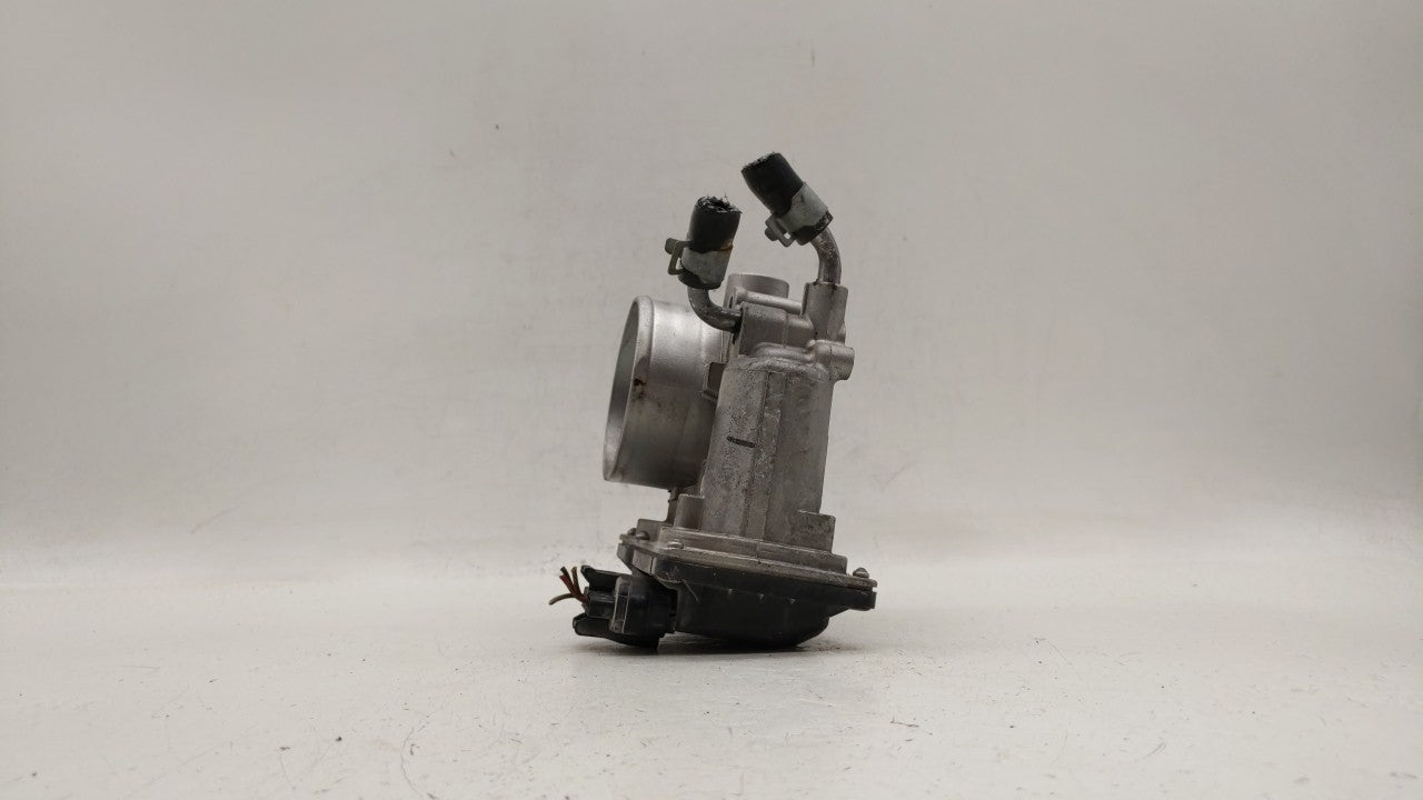 2014-2018 Hyundai Tucson Throttle Body P/N:35100-2E000 Fits Fits 2011 2012 2013 2014 2015 2016 2017 2018 2019 OEM Used Auto 