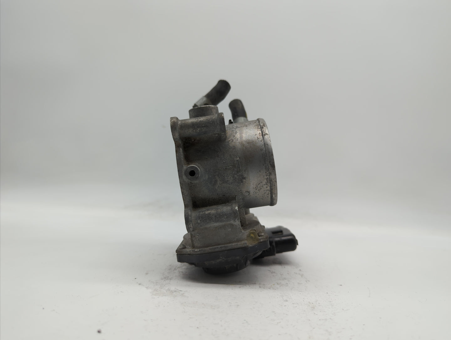 2014-2018 Hyundai Tucson Throttle Body P/N:35100-2E710 35100-2E000 Fits Fits 2011 2012 2013 2014 2015 2016 2017 2018 2019 OE
