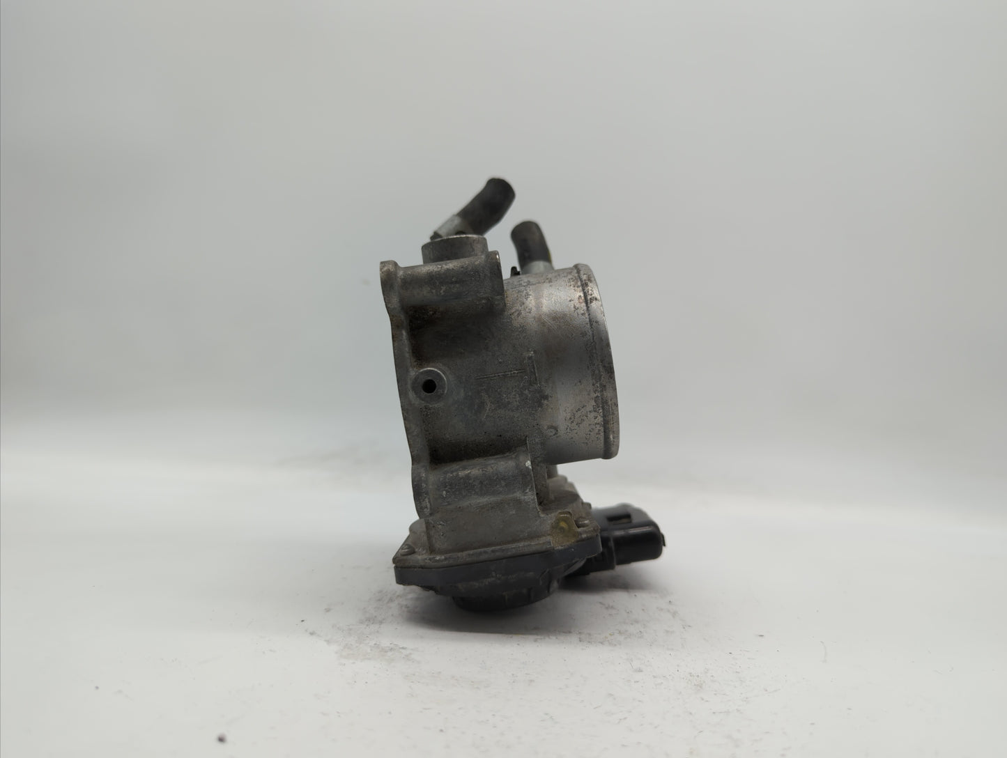 2014-2018 Hyundai Tucson Throttle Body P/N:35100-2E710 35100-2E000 Fits Fits 2011 2012 2013 2014 2015 2016 2017 2018 2019 OE