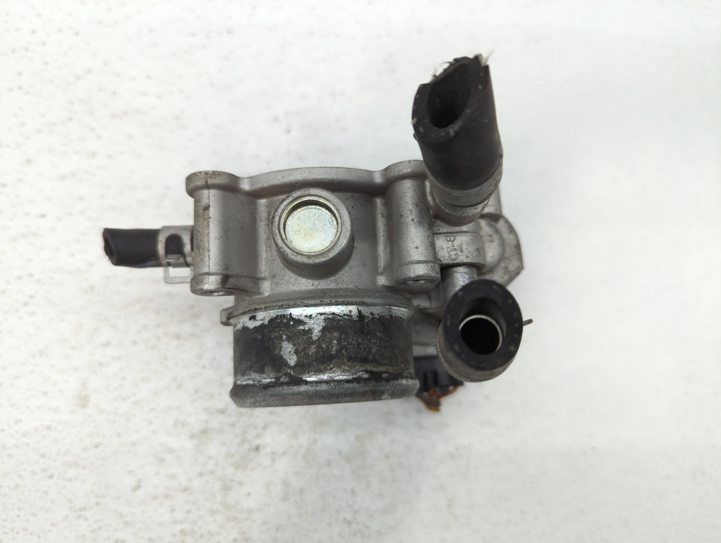 2016-2018 Hyundai Tucson Throttle Body P/N:35100-2B340 Fits Fits 2015 2016 2017 2018 2019 2020 2021 2022 OEM Used Auto Parts