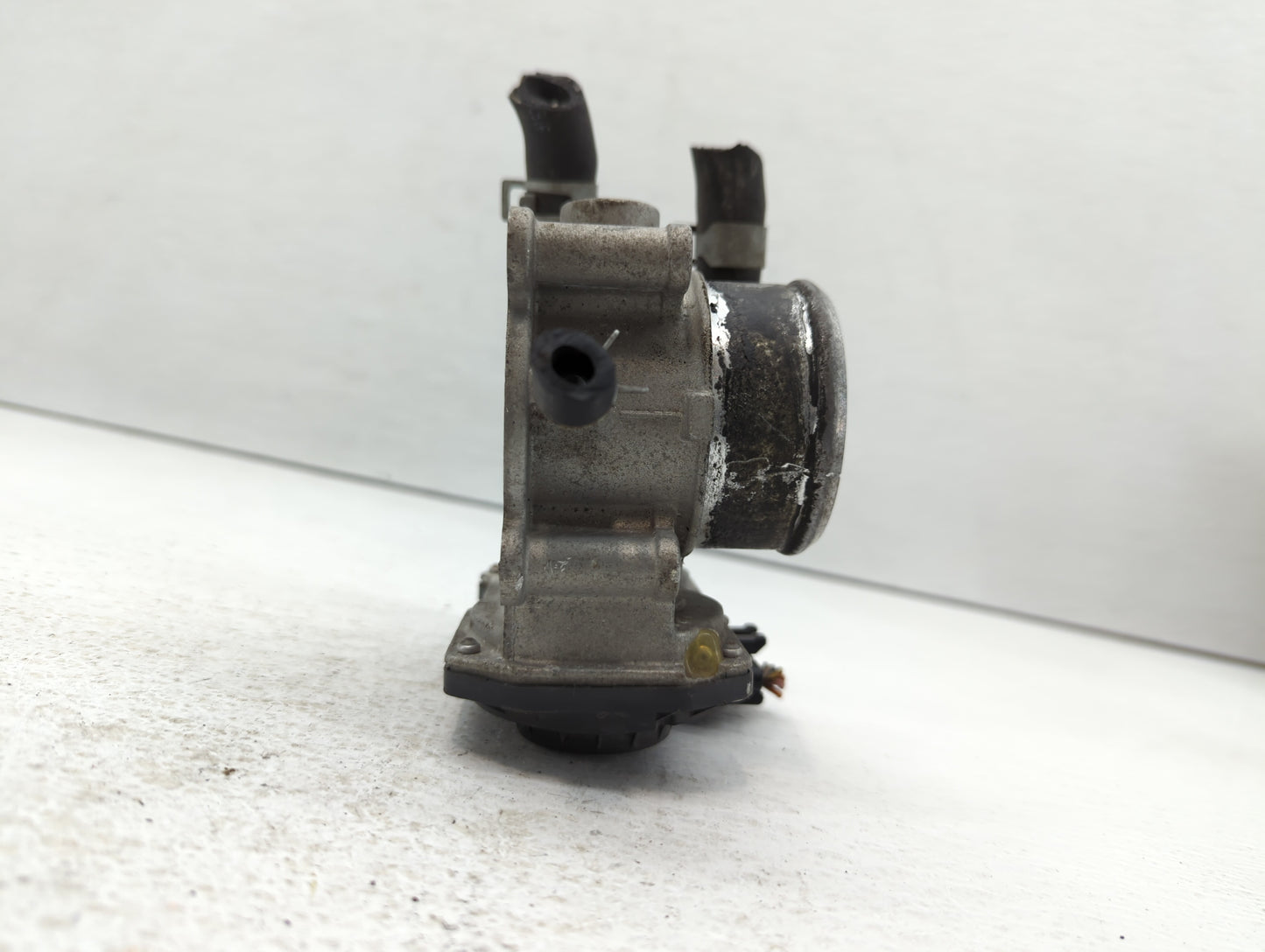 2016-2018 Hyundai Tucson Throttle Body P/N:35100-2B340 Fits Fits 2015 2016 2017 2018 2019 2020 2021 2022 OEM Used Auto Parts