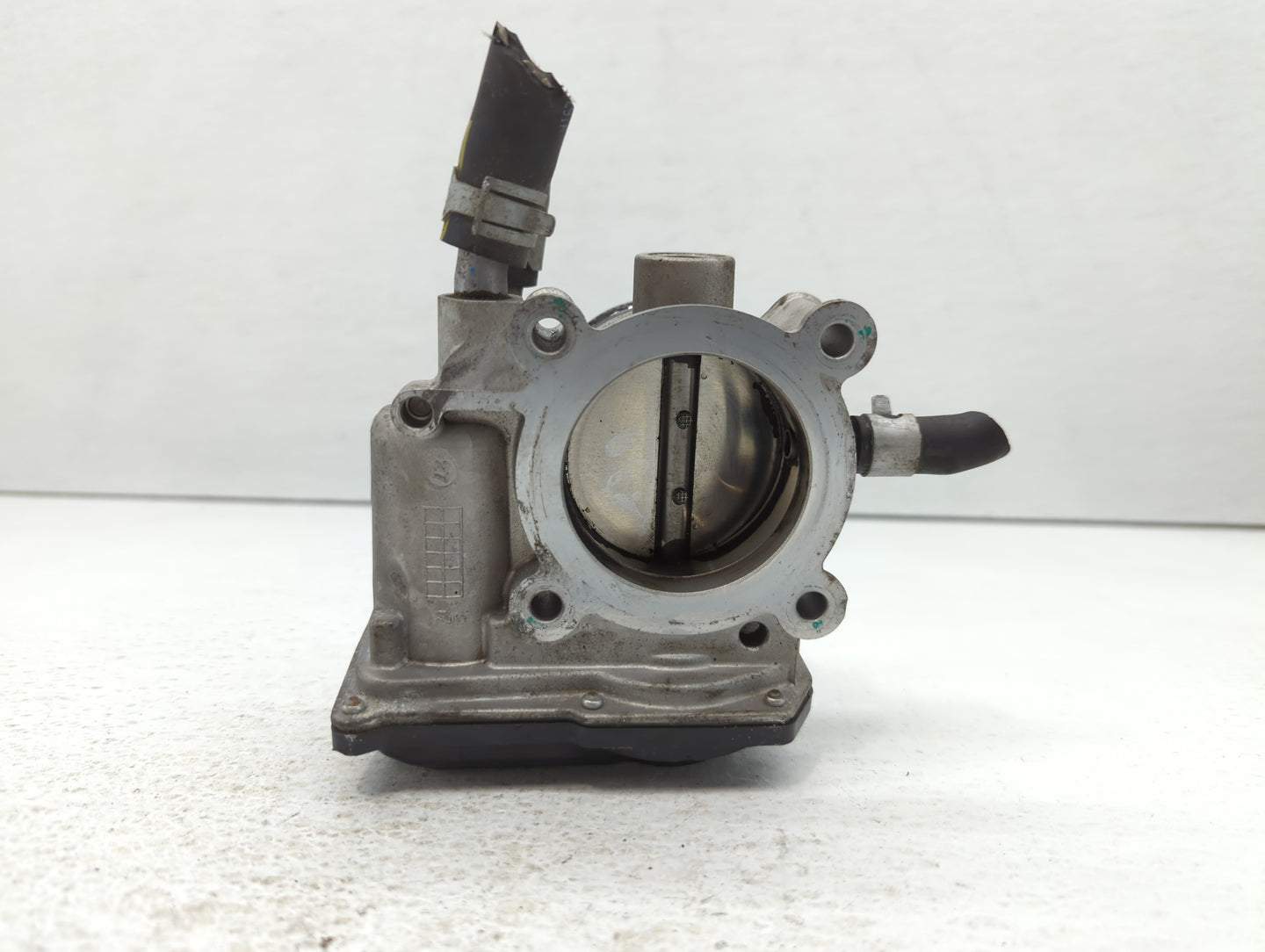 2016-2018 Hyundai Tucson Throttle Body P/N:35100-2B340 Fits Fits 2015 2016 2017 2018 2019 2020 2021 2022 OEM Used Auto Parts
