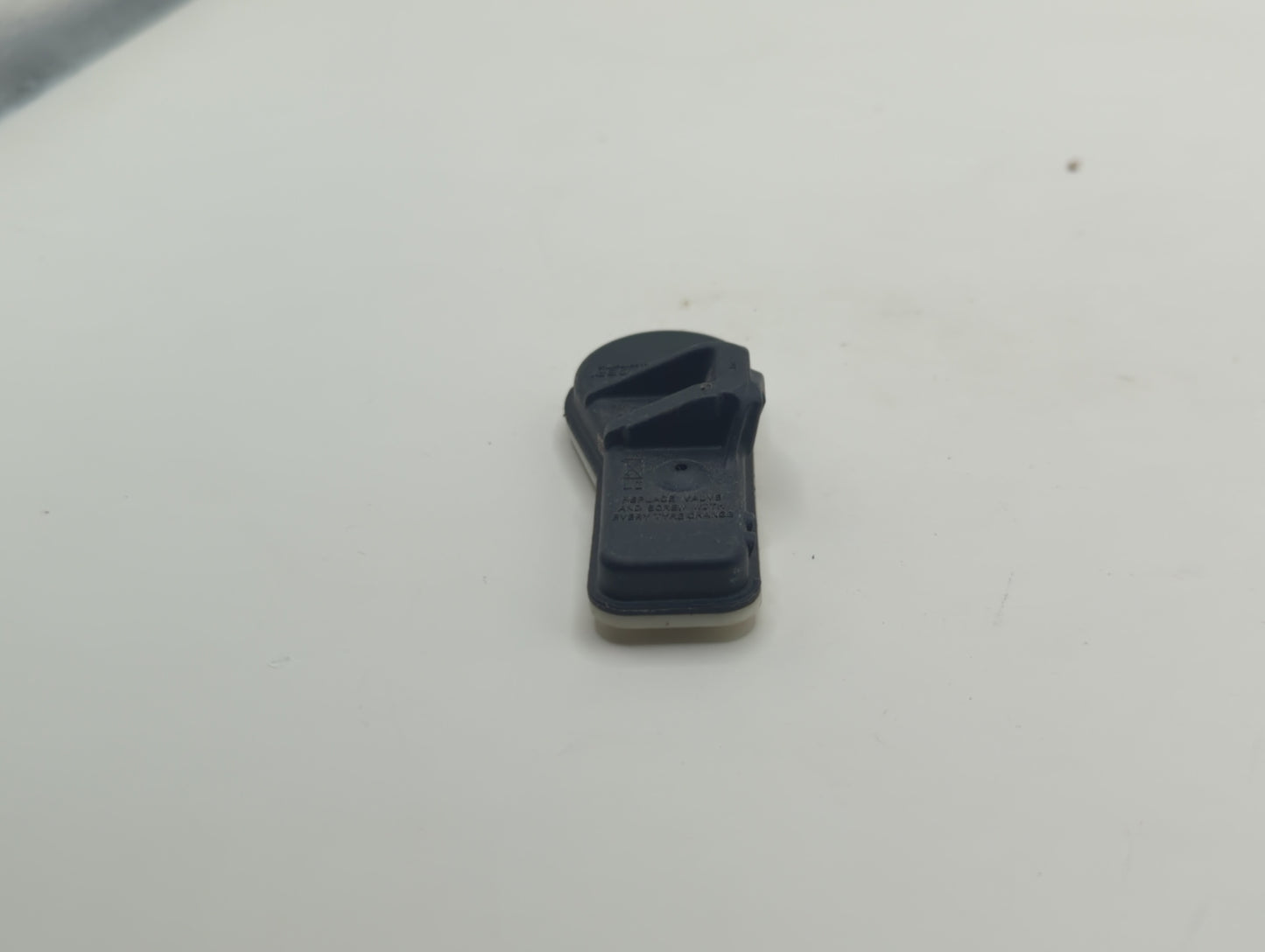 2018 Hyundai Tucson Tire Pressure Monitoring System Sensor Tpms - Oemusedautoparts1.com