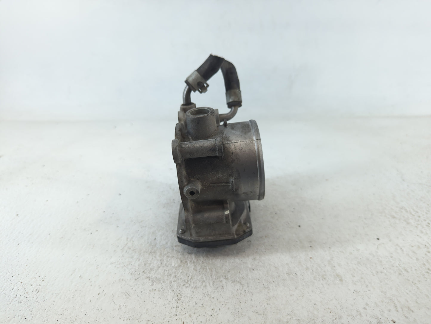 2014-2021 Hyundai Tucson Throttle Body P/N:35100-2E000 Fits Fits 2011 2012 2013 2014 2015 2016 2017 2018 2019 2020 2021 OEM 