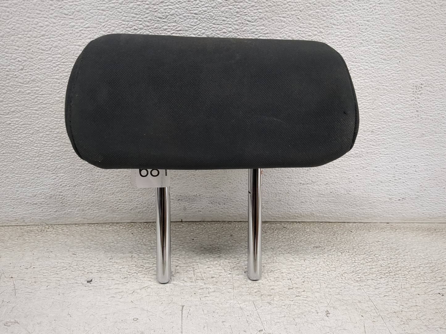 2016-2018 Hyundai Tucson Headrest Head Rest Front Driver Seat Black 681054 - Oemusedautoparts1.com