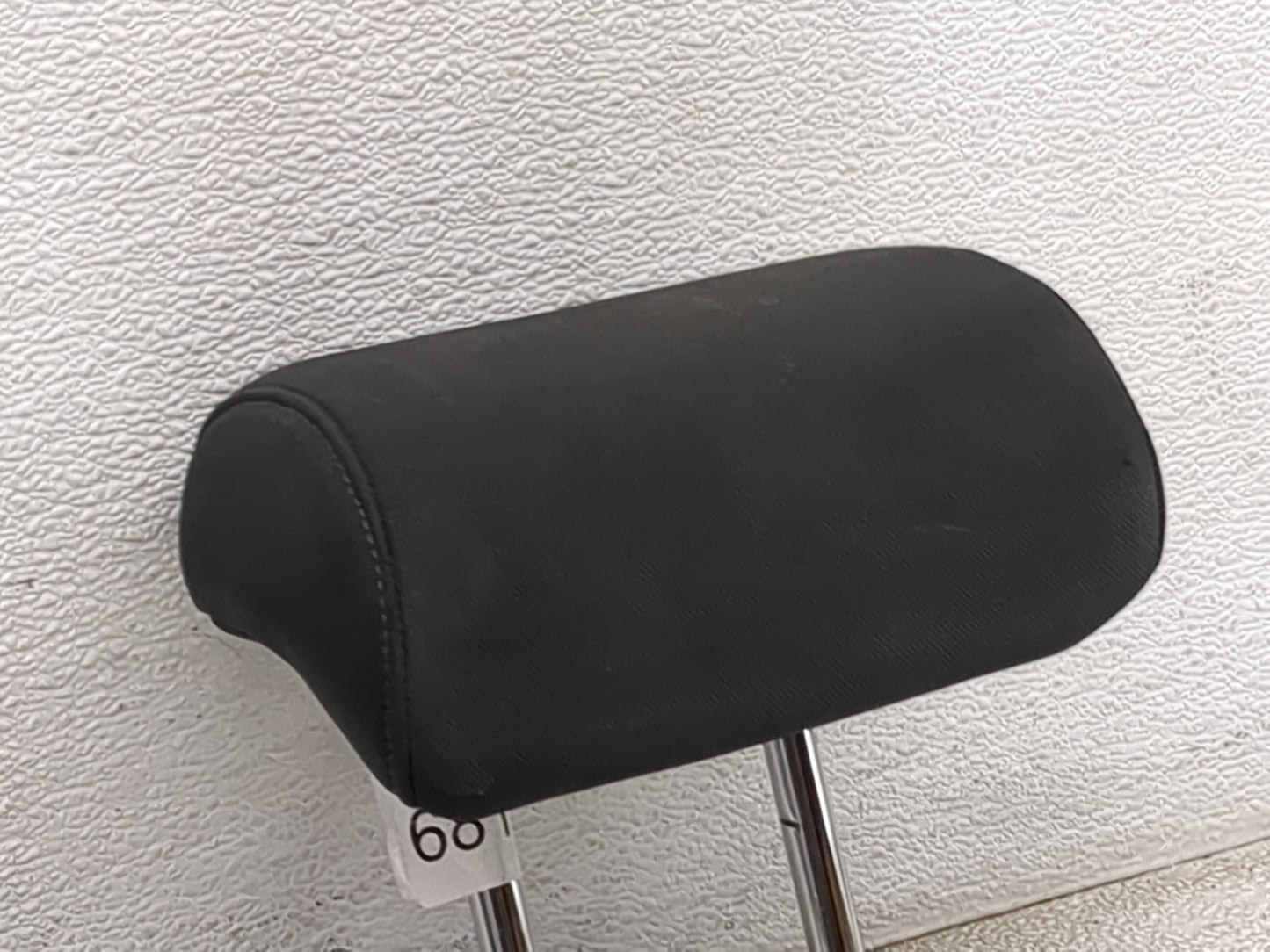 2016-2018 Hyundai Tucson Headrest Head Rest Front Driver Seat Black 681054 - Oemusedautoparts1.com