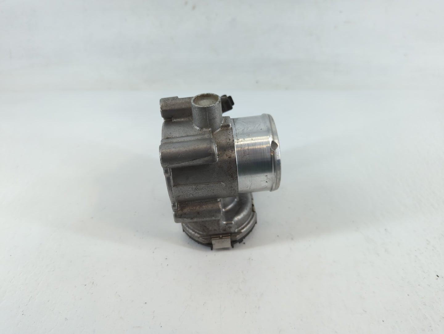 2016-2018 Hyundai Tucson Throttle Body P/N:7S7G-9F9910-CA Fits Fits 2015 2016 2017 2018 2019 2020 2021 2022 OEM Used Auto Pa