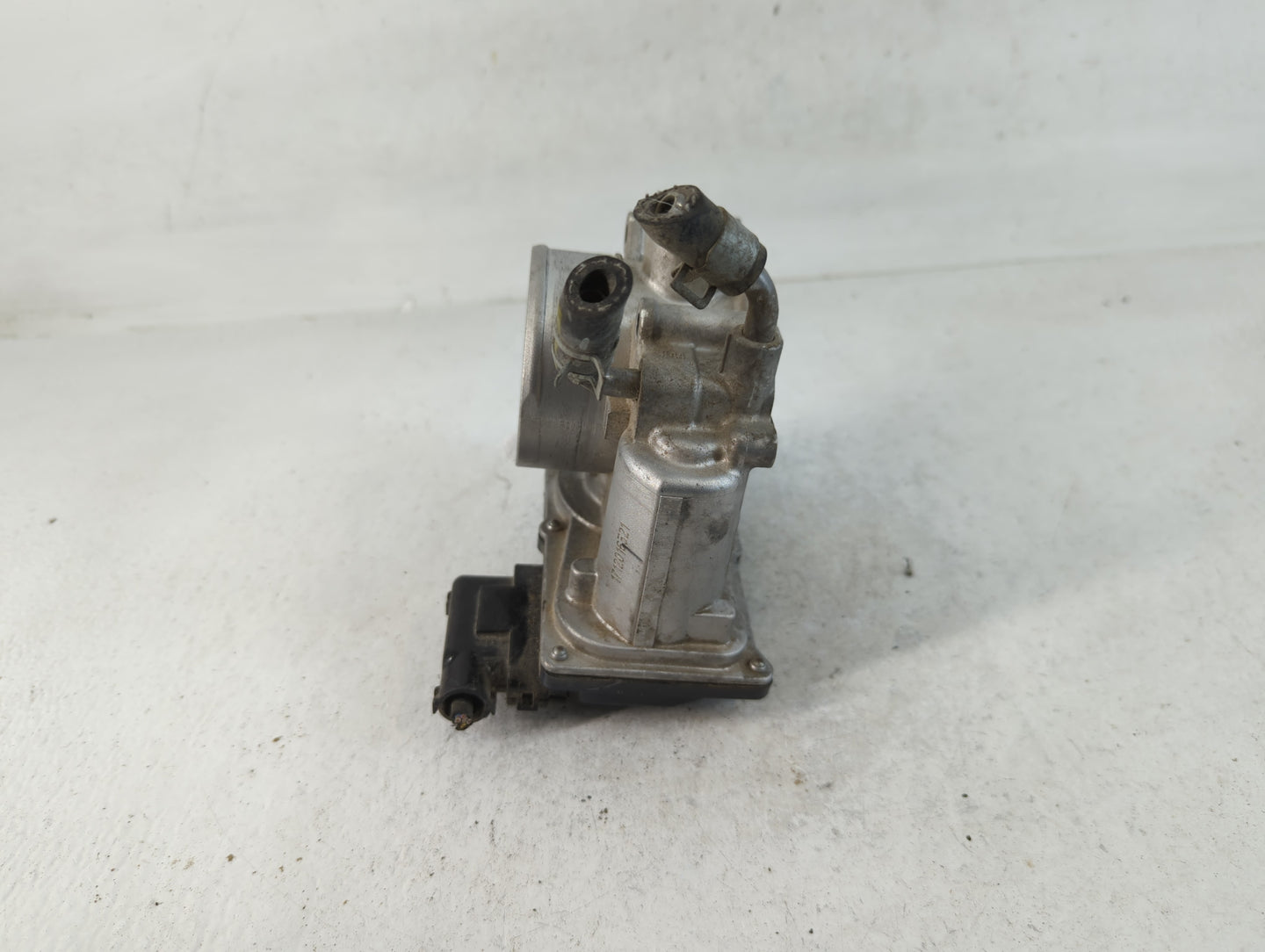 2014-2021 Hyundai Tucson Throttle Body P/N:35100-2E000 Fits Fits 2011 2012 2013 2014 2015 2016 2017 2018 2019 2020 2021 OEM 