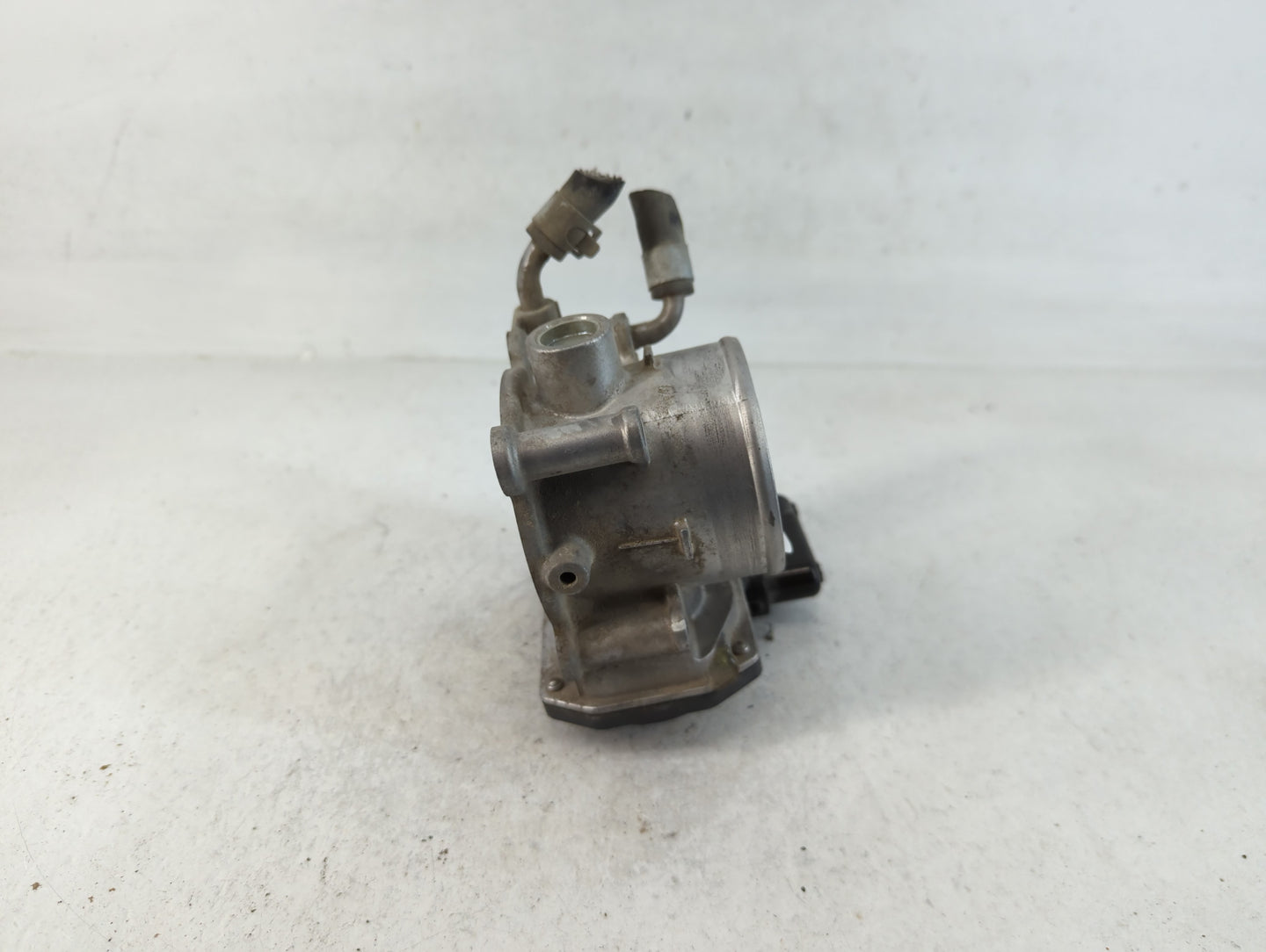 2014-2021 Hyundai Tucson Throttle Body P/N:35100-2E000 Fits Fits 2011 2012 2013 2014 2015 2016 2017 2018 2019 2020 2021 OEM 