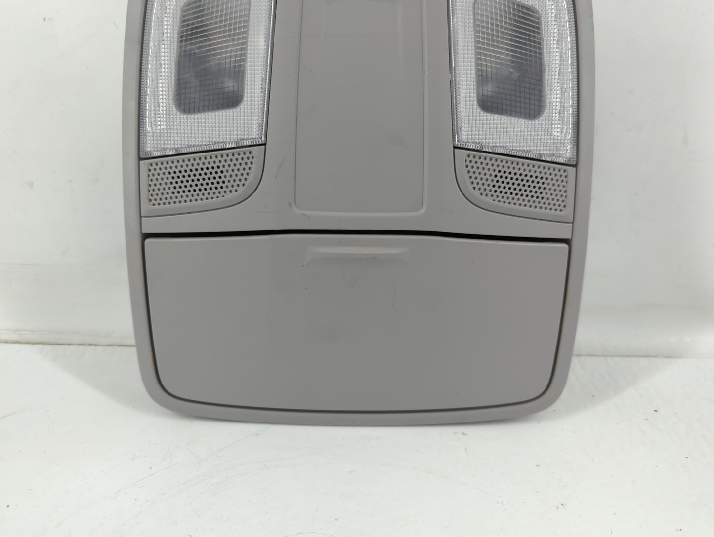 2018 Hyundai Tucson Overhead Roof Console - Oemusedautoparts1.com