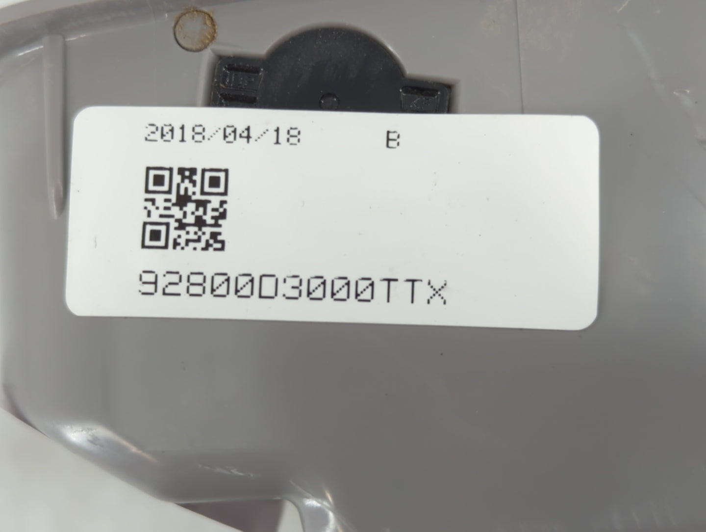 2018 Hyundai Tucson Overhead Roof Console - Oemusedautoparts1.com