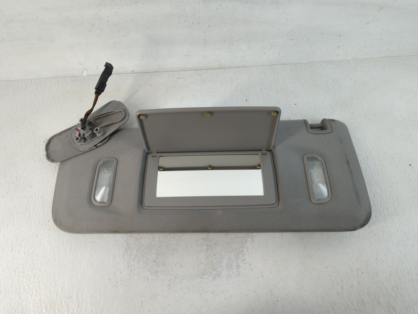 2016-2018 Hyundai Tucson Sun Visor Shade Replacement Driver Left Mirror Fits Fits 2016 2017 2018 OEM Used Auto Parts - Oemus