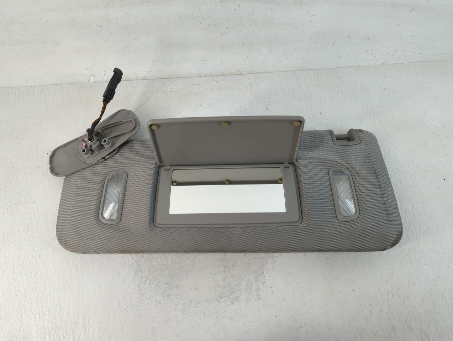 2016-2018 Hyundai Tucson Sun Visor Shade Replacement Driver Left Mirror Fits Fits 2016 2017 2018 OEM Used Auto Parts - Oemus