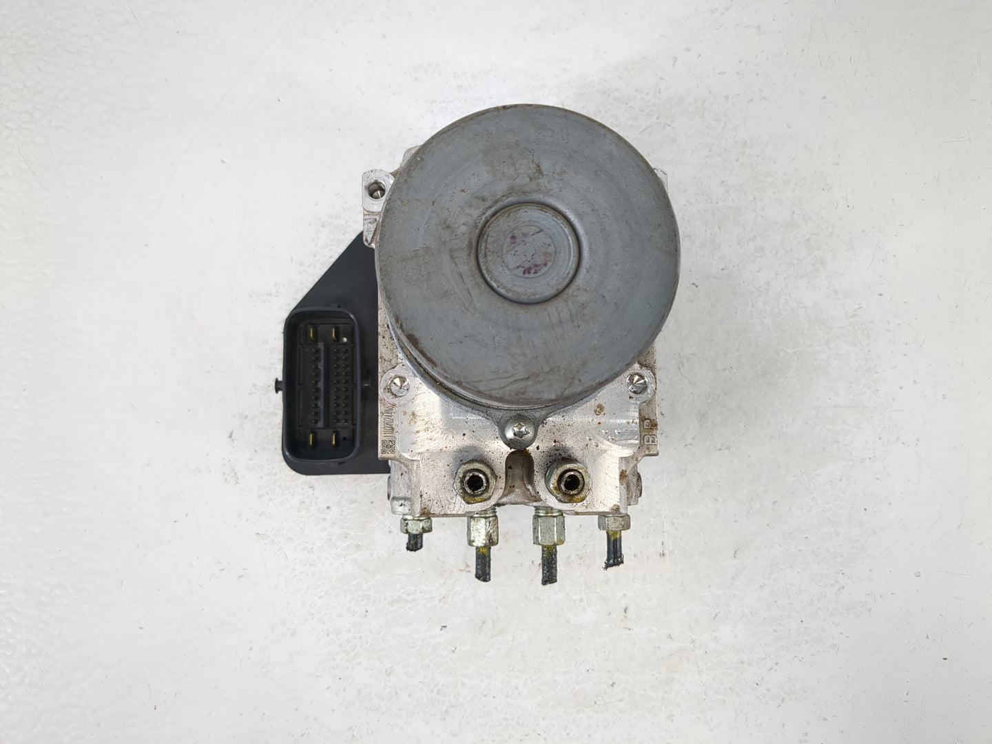 2018 Infiniti Q50 ABS Pump Control Module Replacement P/N:133230-7042 47660 4GU0A Fits OEM Used Auto Parts - Oemusedautopart