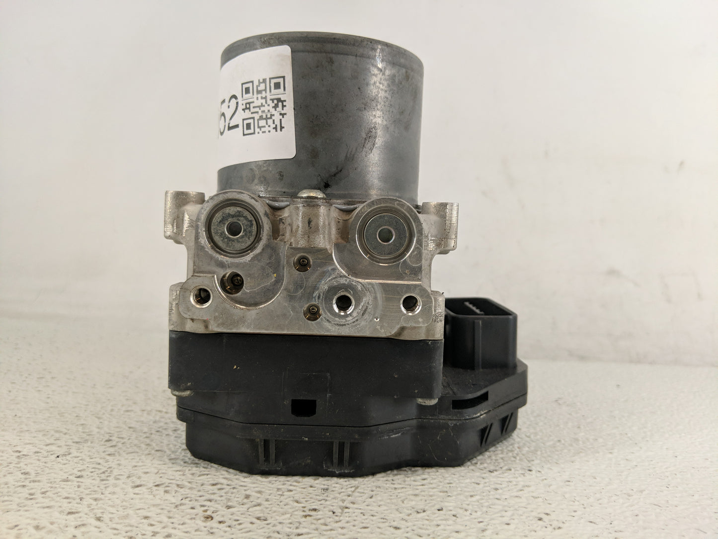 2018 Infiniti Q50 ABS Pump Control Module Replacement P/N:133230-7041 47660 4GU0A Fits OEM Used Auto Parts - Oemusedautopart