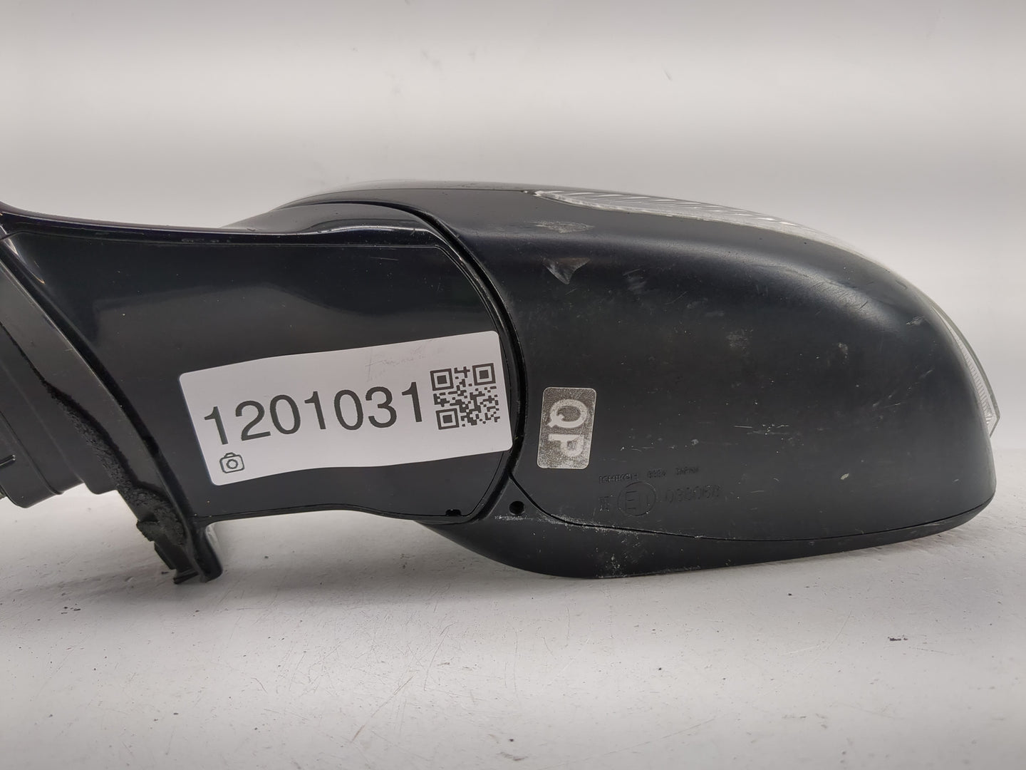 2014-2020 Infiniti Q50 Driver Side View Mirror - Left Door Mirror OEM Used - Oemusedautoparts1.com