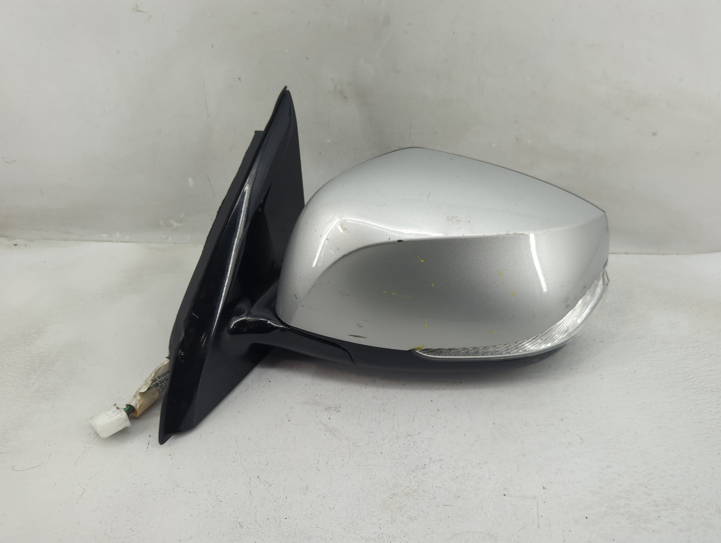 2018 Infiniti Q50 Driver Side View Mirror - Left Door Mirror OEM Used - Oemusedautoparts1.com