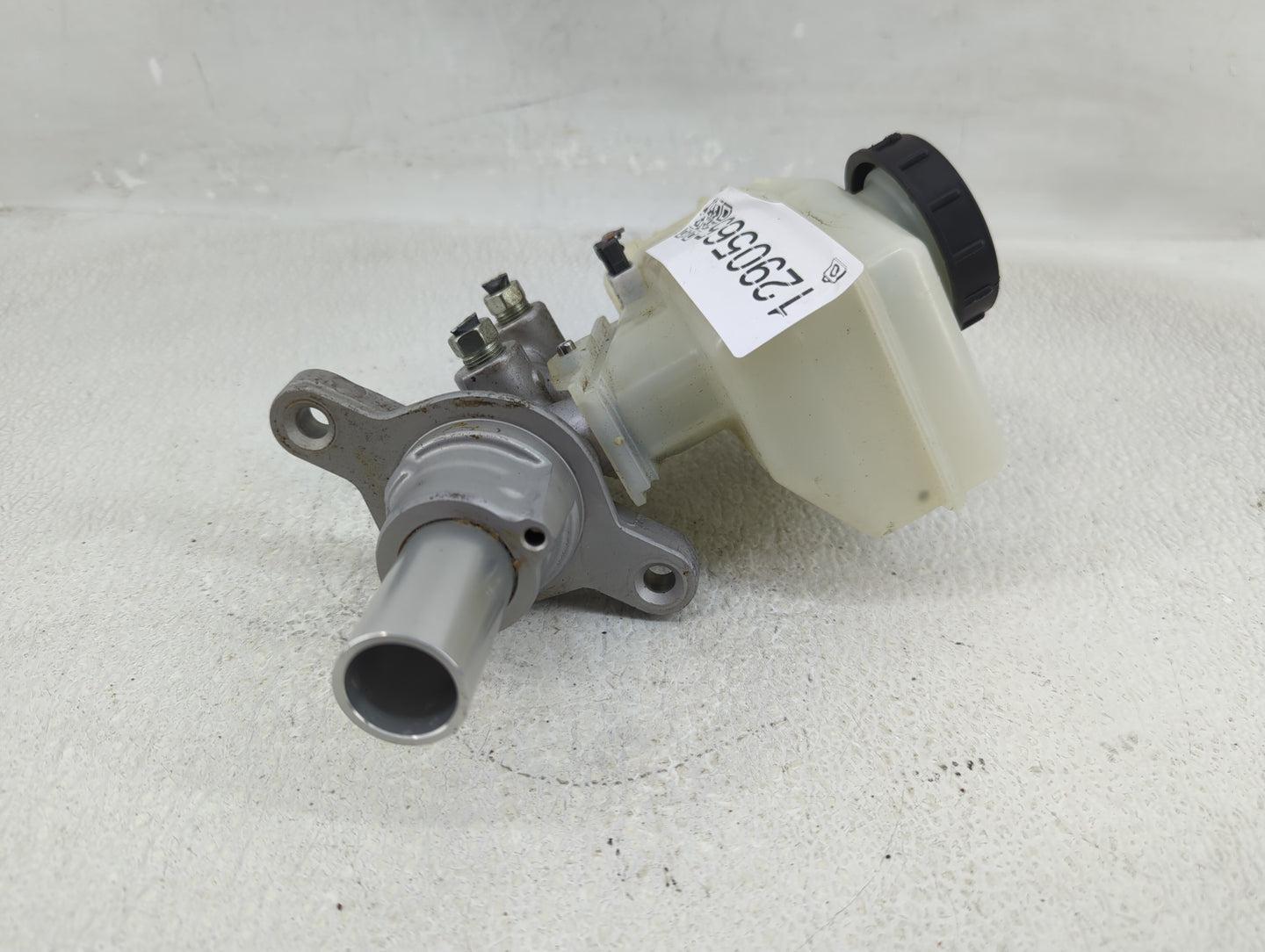 2014-2020 Infiniti Q50 Brake Master Cylinder 1290565 - Oemusedautoparts1.com