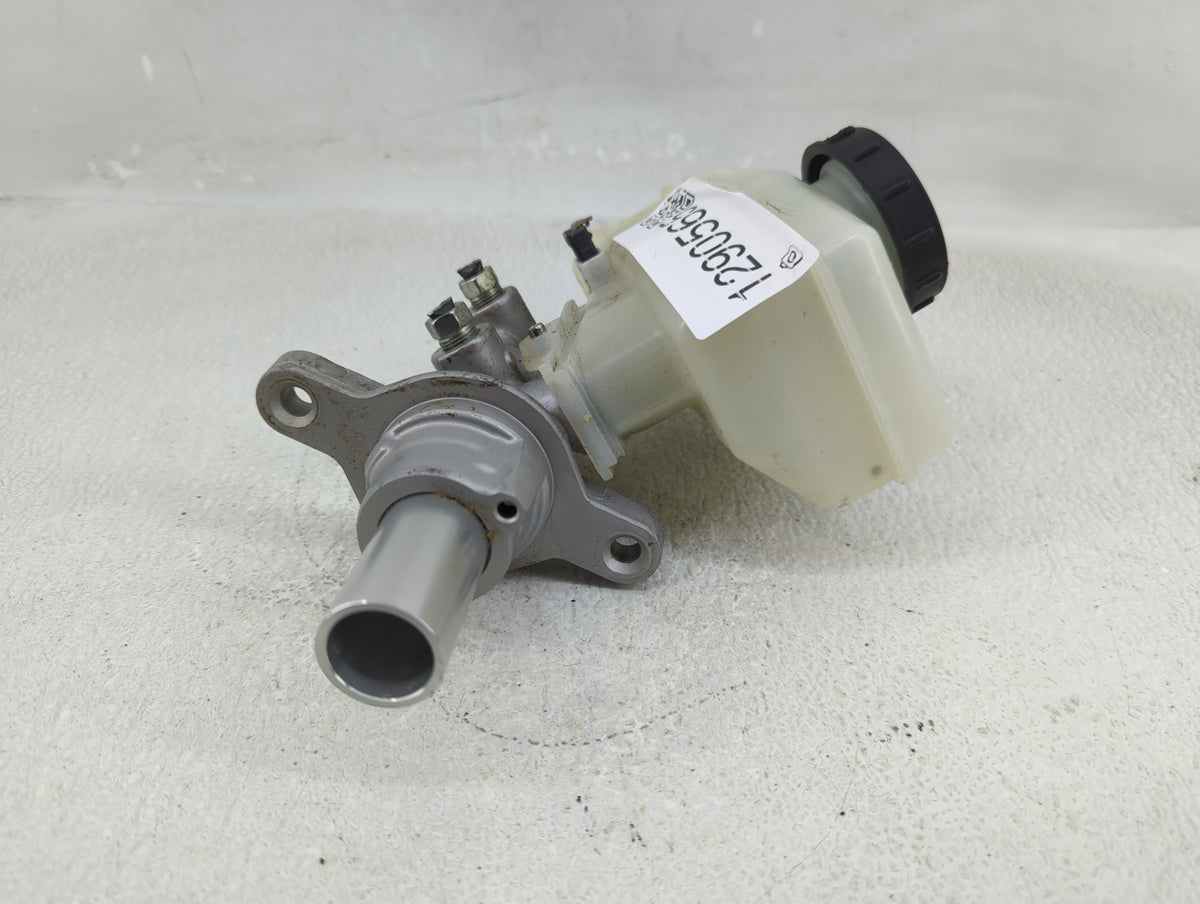 2014-2020 Infiniti Q50 Brake Master Cylinder 1290565 - Oemusedautoparts1.com