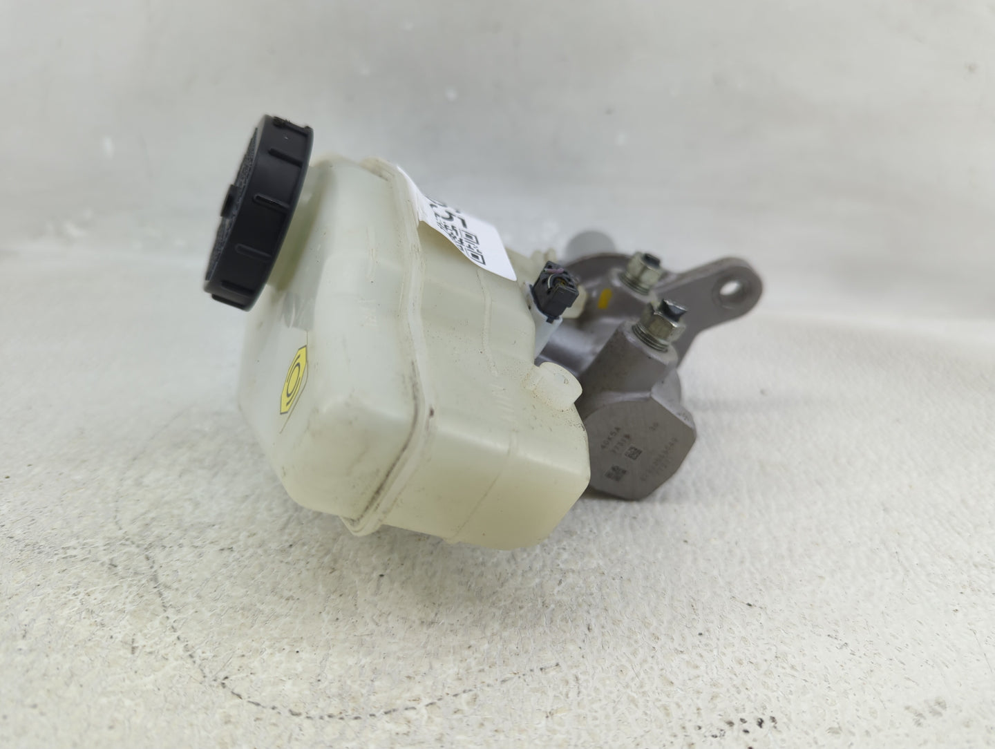 2014-2020 Infiniti Q50 Brake Master Cylinder 1290565 - Oemusedautoparts1.com