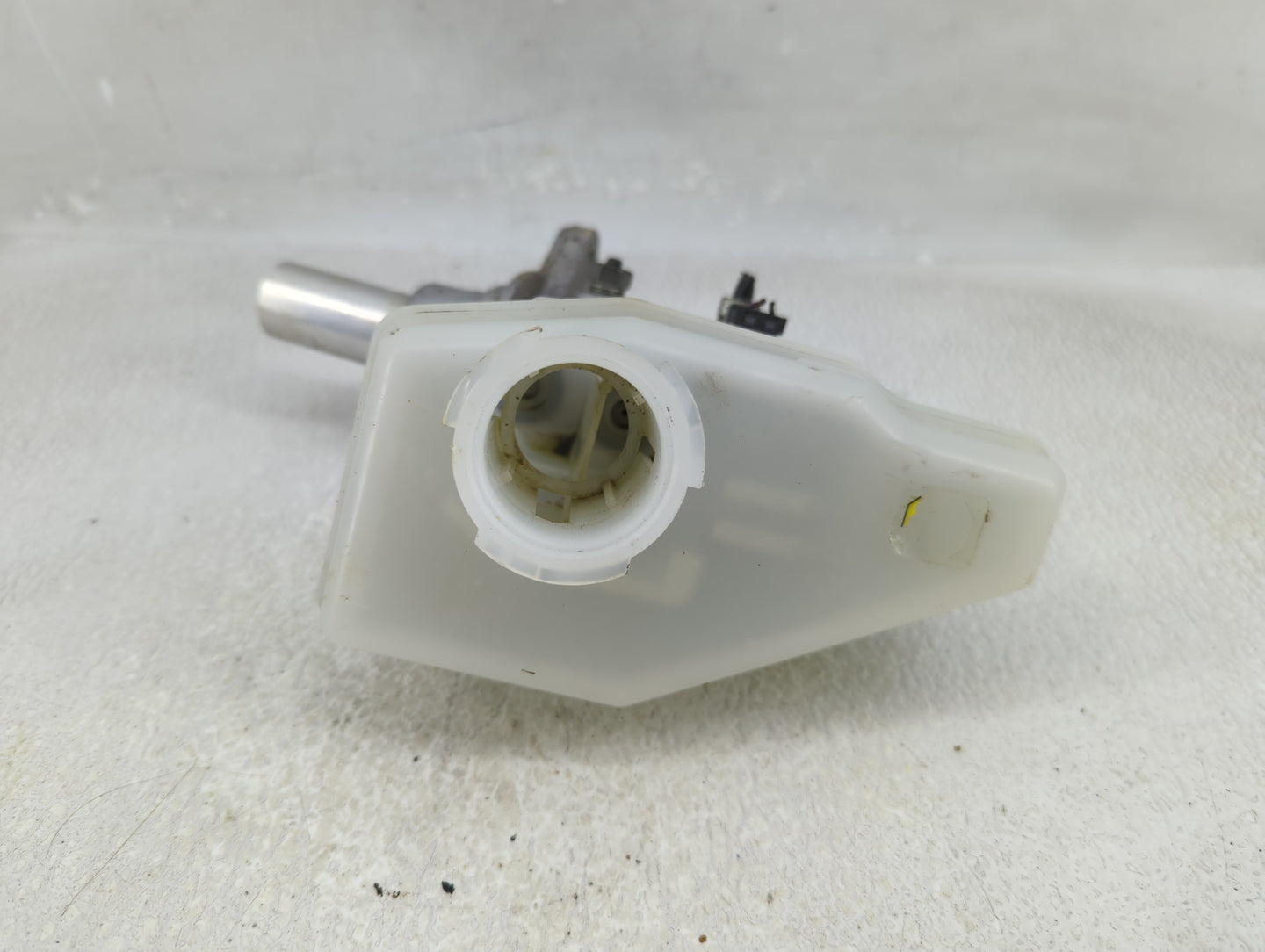 2014-2020 Infiniti Q50 Brake Master Cylinder - Oemusedautoparts1.com