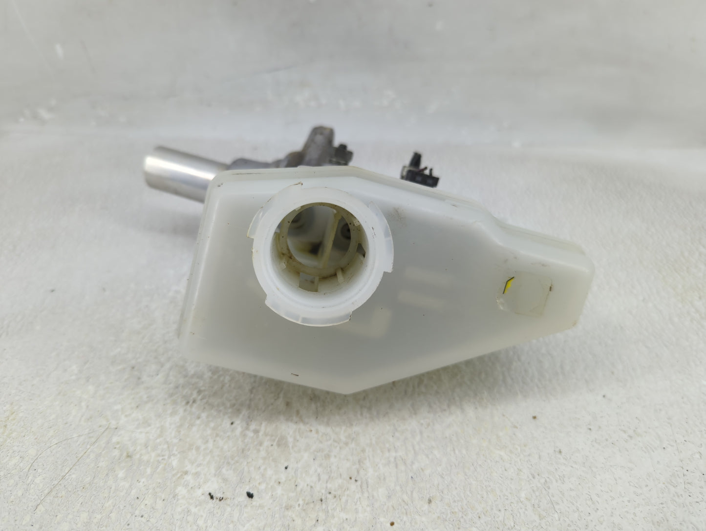 2014-2020 Infiniti Q50 Brake Master Cylinder - Oemusedautoparts1.com