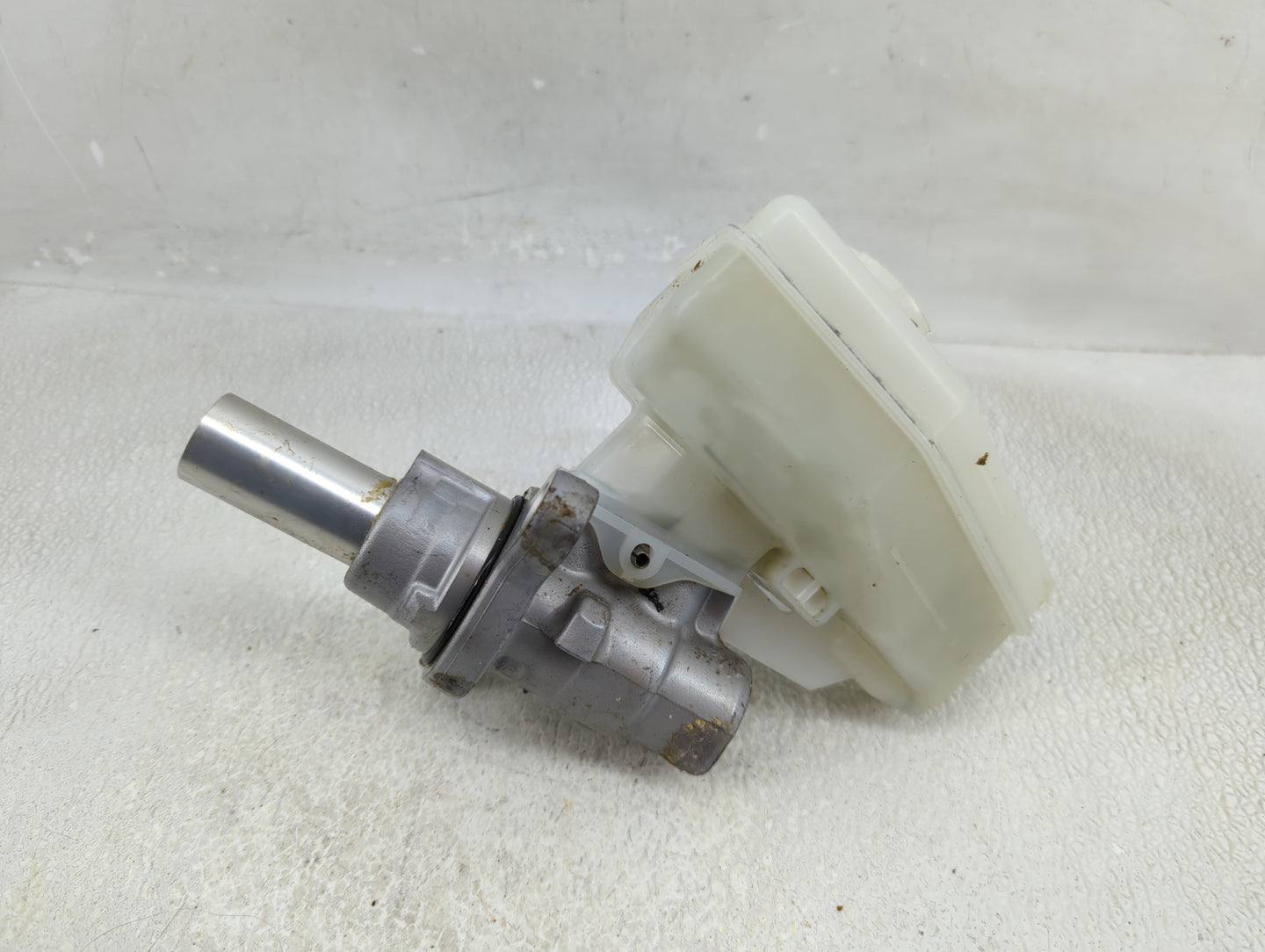 2014-2020 Infiniti Q50 Brake Master Cylinder 1311366 - Oemusedautoparts1.com