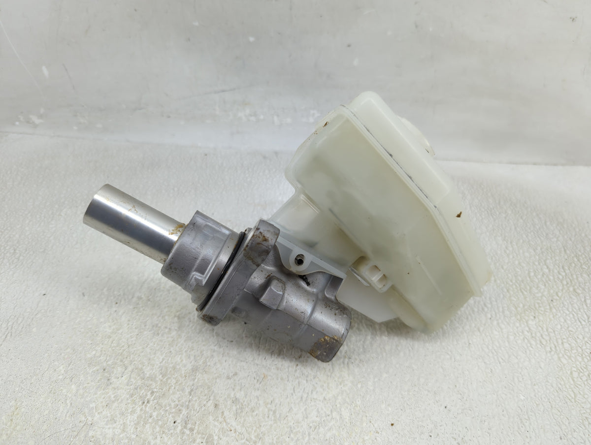2014-2020 Infiniti Q50 Brake Master Cylinder 1311366 - Oemusedautoparts1.com