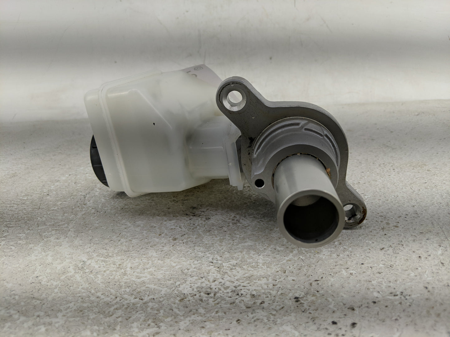 2014-2020 Infiniti Q50 Brake Master Cylinder 1313953 - Oemusedautoparts1.com