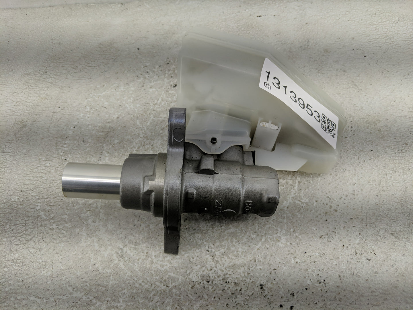 2014-2020 Infiniti Q50 Brake Master Cylinder 1313953 - Oemusedautoparts1.com
