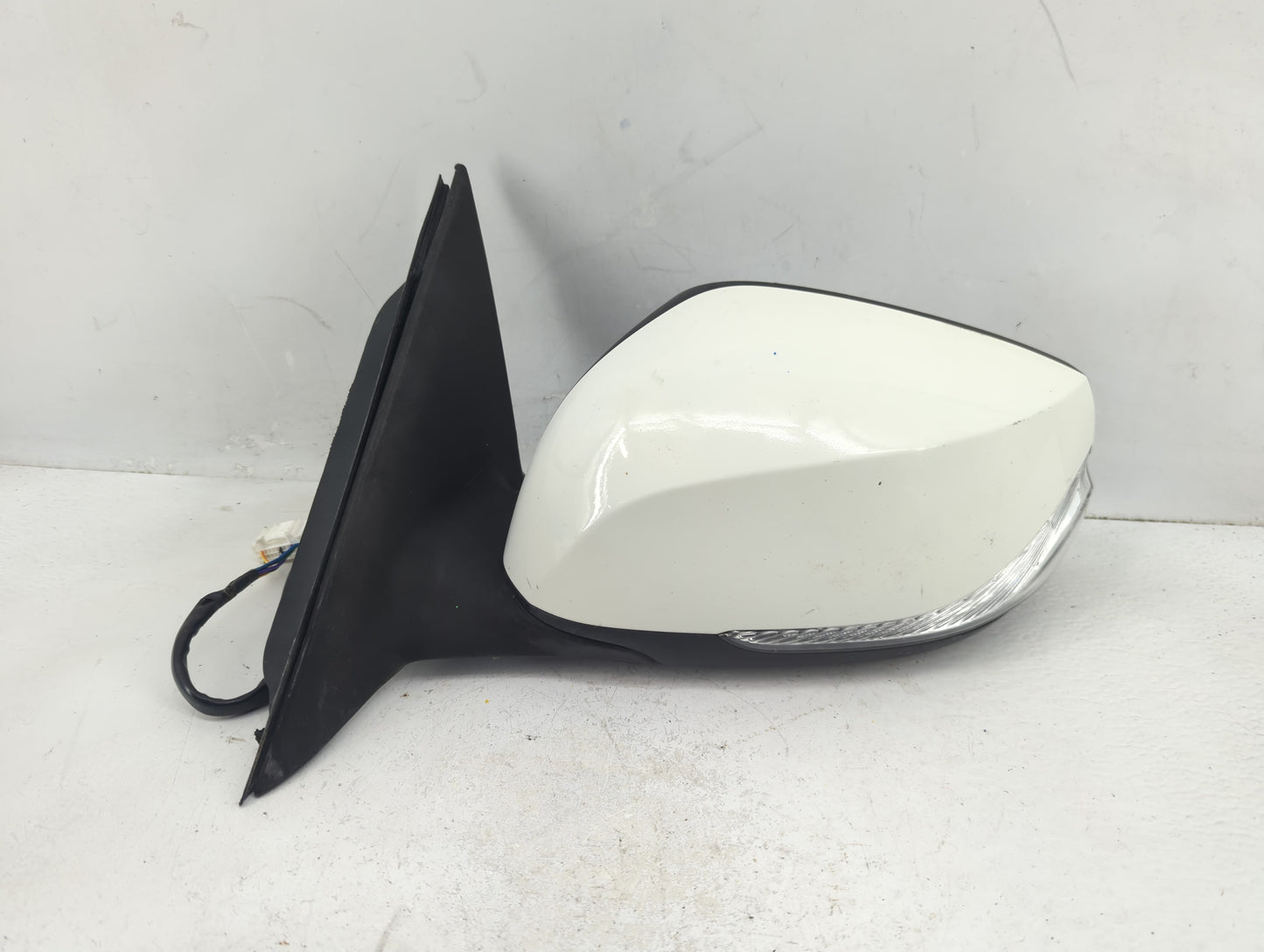 2014-2020 Infiniti Q50 Driver Side View Mirror - Left Door Mirror OEM Used - Oemusedautoparts1.com