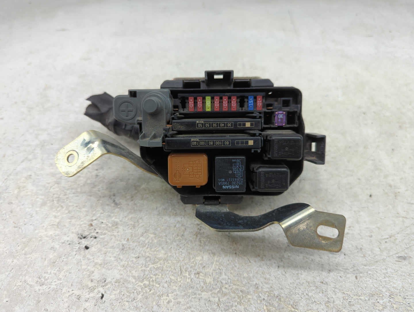 2014-2019 Infiniti Q50 Fusebox Fuse Box Panel Relay Module P/N:6HB0A Fits Fits 2014 2015 2016 2017 2018 2019 2020 OEM Used A