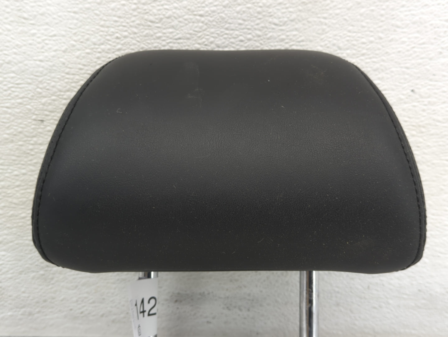 2018 Infiniti Q50 Headrest Head Rest Rear Center Seat Fits OEM Used Auto Parts - Oemusedautoparts1.com