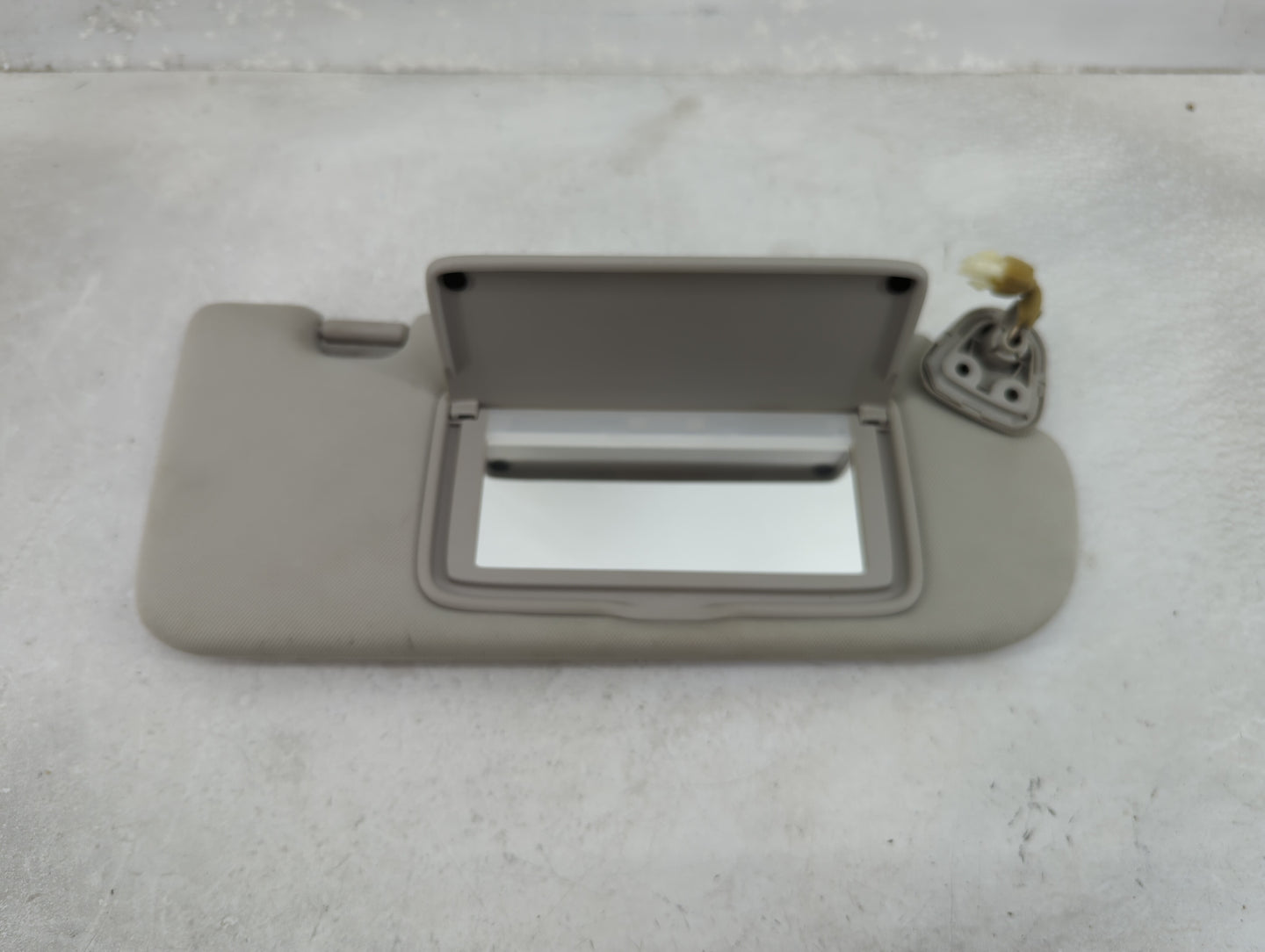 2014-2020 Infiniti Q50 Sun Visor Shade Replacement Passenger Right Mirror Fits Fits 2014 2015 2016 2017 2018 2019 2020 OEM U