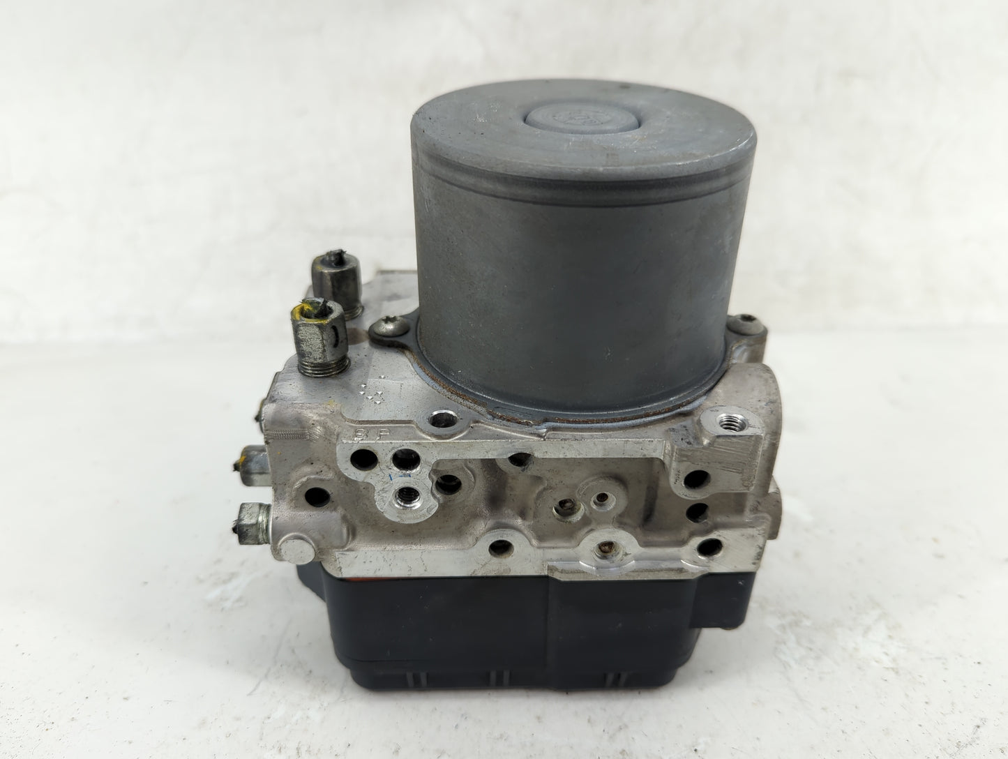 2018 Infiniti Q50 ABS Pump Control Module Replacement P/N:47660 4GV0A 133230-7061 Fits OEM Used Auto Parts - Oemusedautopart