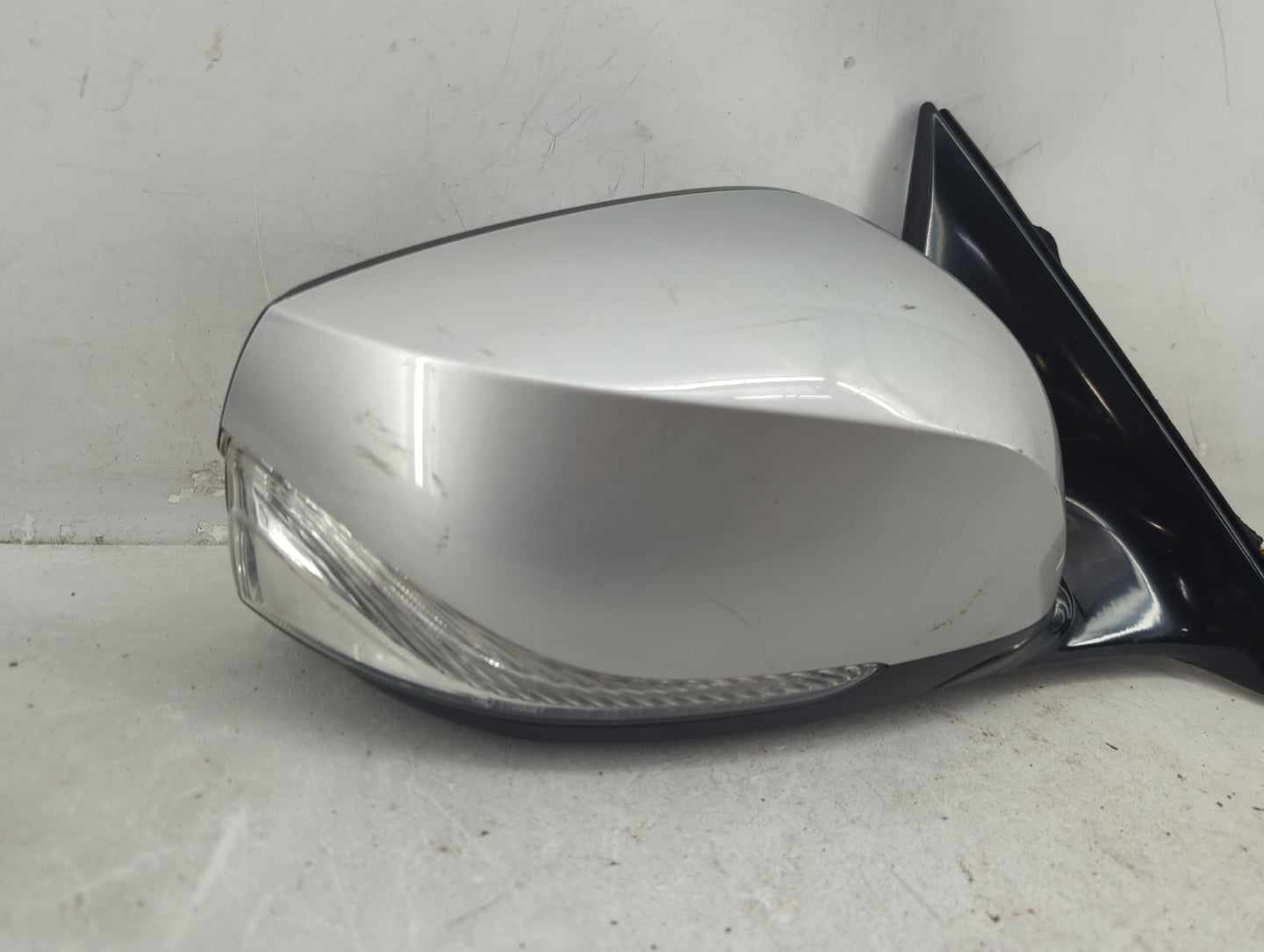 2014-2020 Infiniti Q50 Passenger Side View Mirror - Right Door Mirror OEM Used - Oemusedautoparts1.com