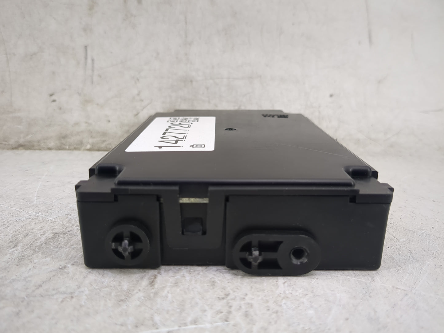 Infiniti Q50 Body Control Module Bcm Inner Cabin Fuse Box 27760 4hf0c - Oemusedautoparts1.com
