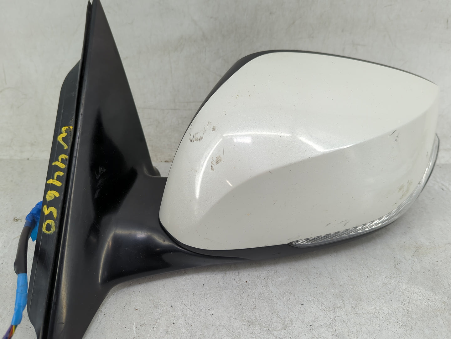 2014-2020 Infiniti Q50 Driver Side View Mirror - Left Door Mirror OEM Used - Oemusedautoparts1.com