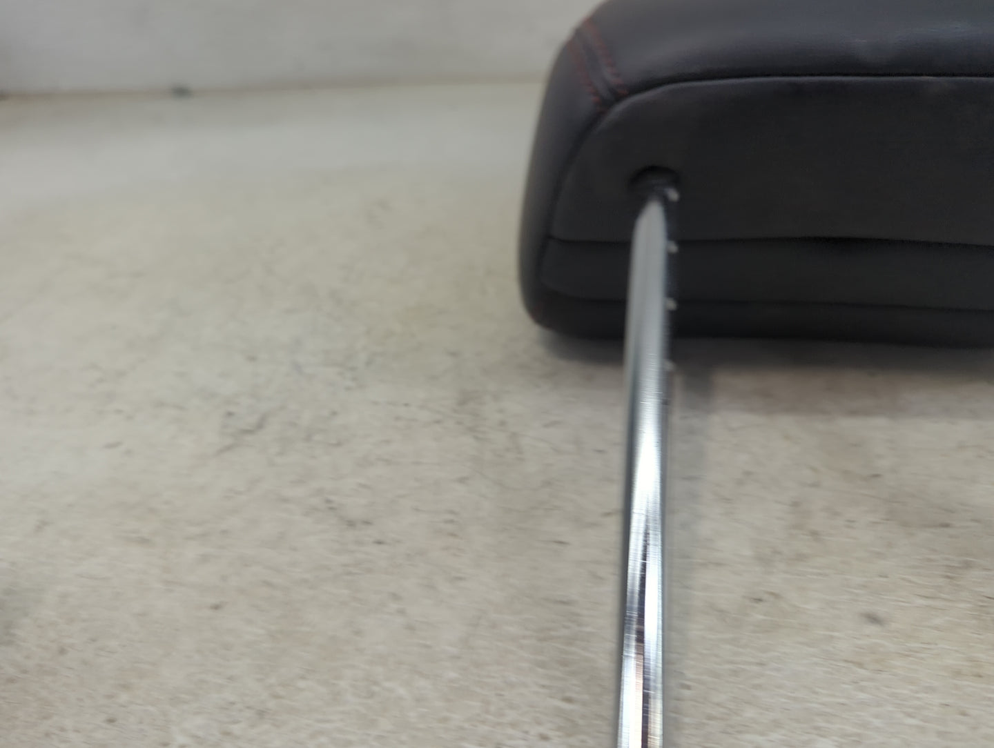 2018-2018 Infiniti Q50 Headrest Head Rest Front Driver Seat Black - Oemusedautoparts1.com