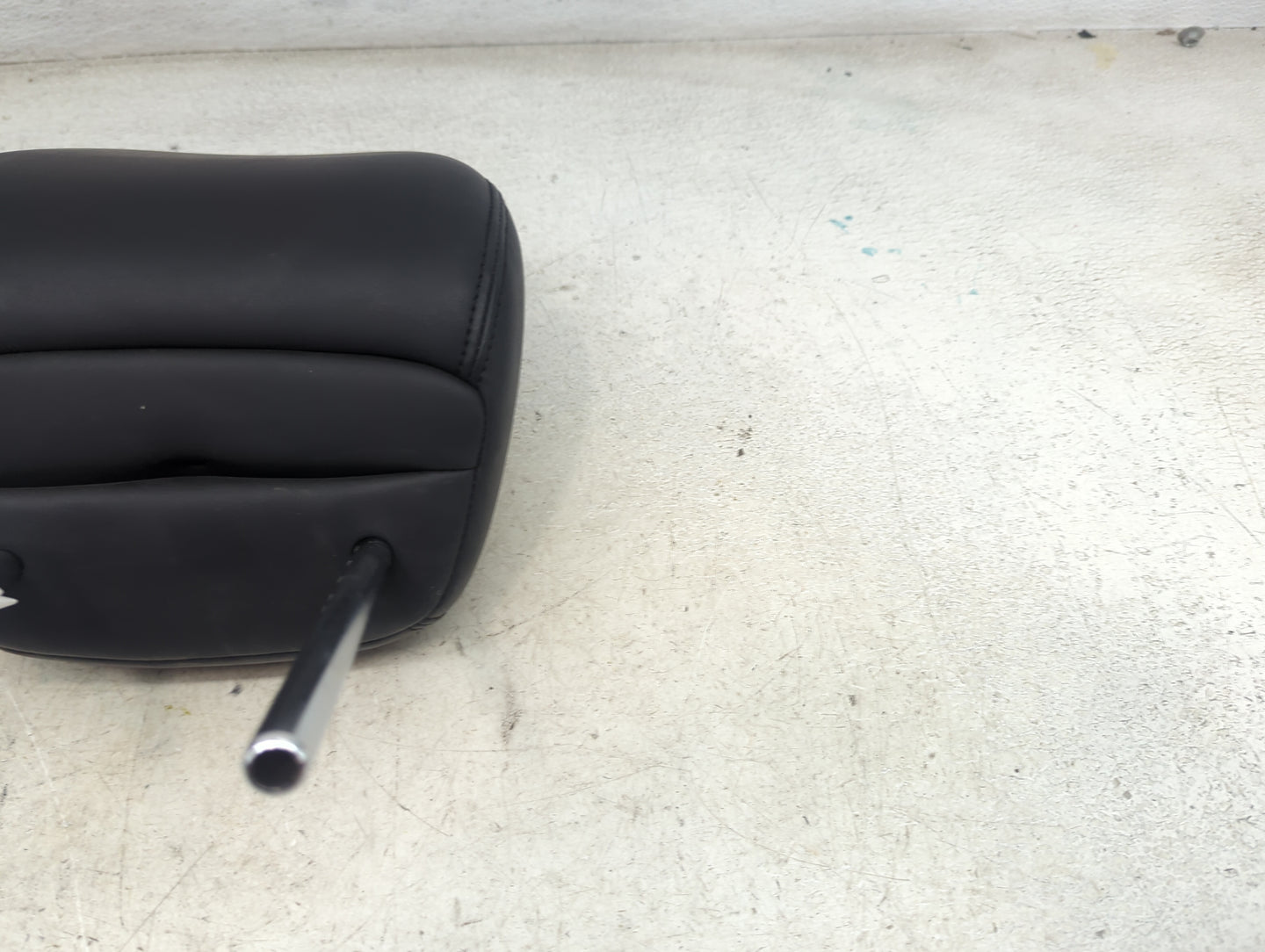 2018 Infiniti Q50 Headrest Head Rest Front Driver Seat Black 1472468 - Oemusedautoparts1.com