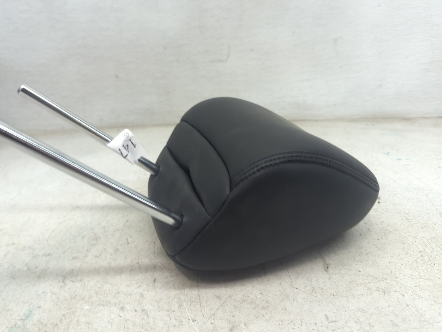 2018 Infiniti Q50 Headrest Head Rest Front Driver Seat Black 1472468 - Oemusedautoparts1.com