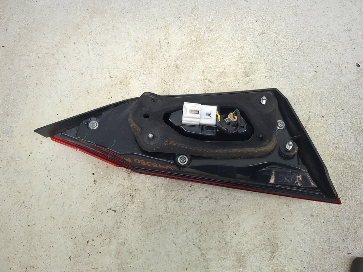 2018-2020 Infiniti Q50 Passenger Right Side Deck Lid Mounted Tail Light - Oemusedautoparts1.com