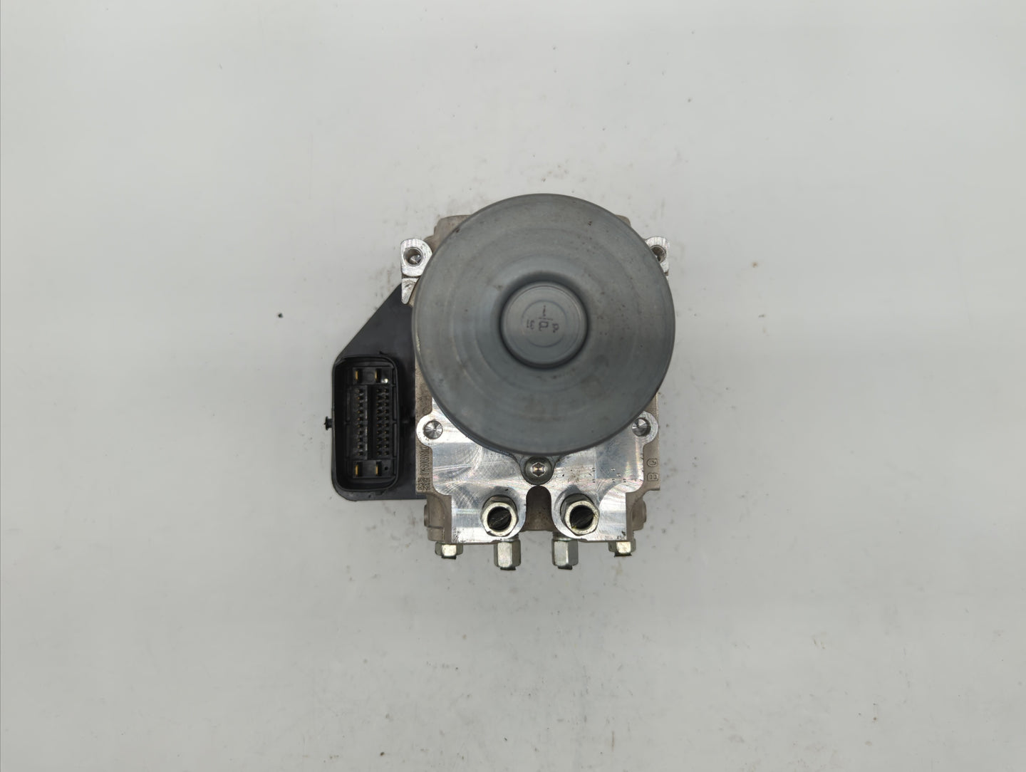 2018 Infiniti Q50 ABS Pump Control Module Replacement P/N:47660 4GU1A 47660 4GU0A Fits OEM Used Auto Parts - Oemusedautopart