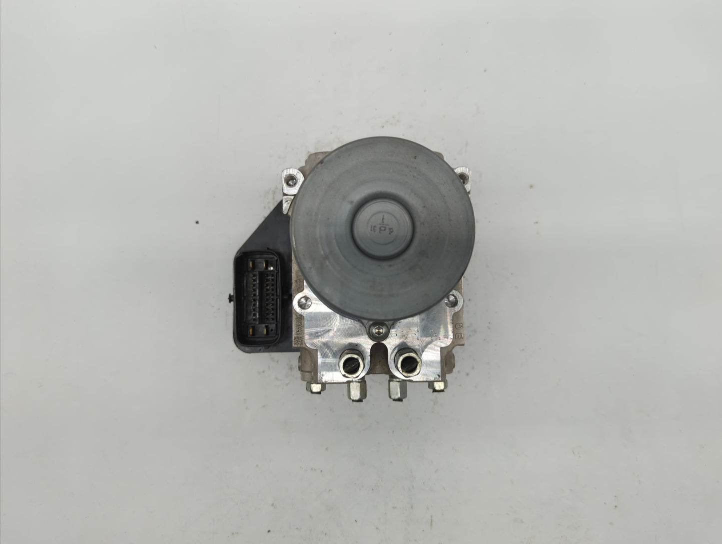 2018 Infiniti Q50 ABS Pump Control Module Replacement P/N:47660 4GU1A 47660 4GU0A Fits OEM Used Auto Parts - Oemusedautopart