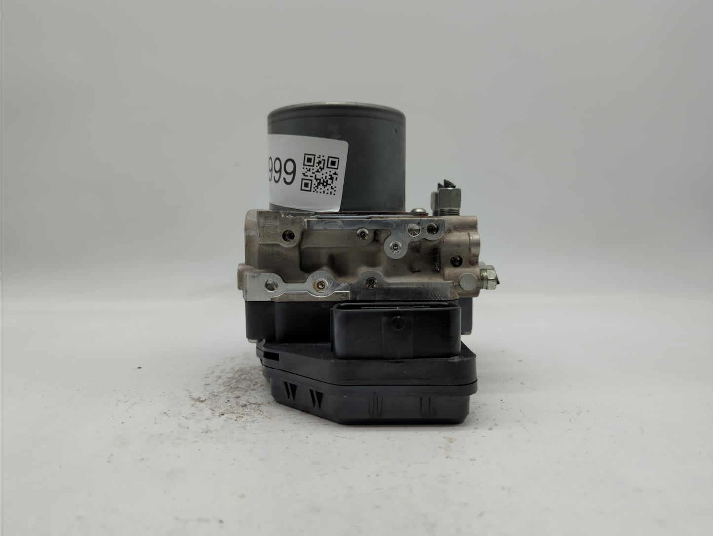 2018 Infiniti Q50 ABS Pump Control Module Replacement P/N:47660 4GU1A 47660 4GU0A Fits OEM Used Auto Parts - Oemusedautopart