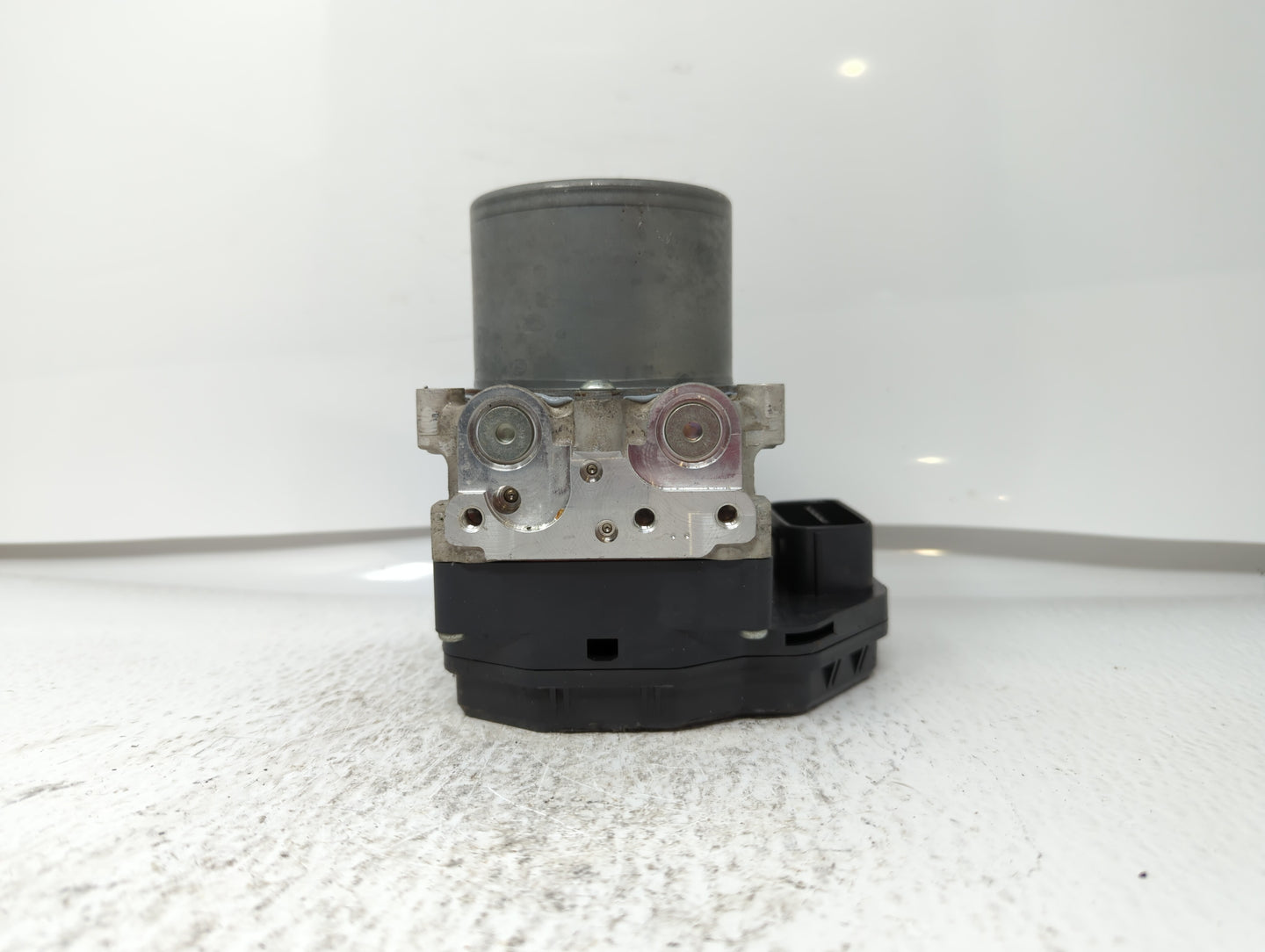 2018 Infiniti Q50 ABS Pump Control Module Replacement P/N:47660 4GV0A 47660 4GV1A Fits OEM Used Auto Parts - Oemusedautopart