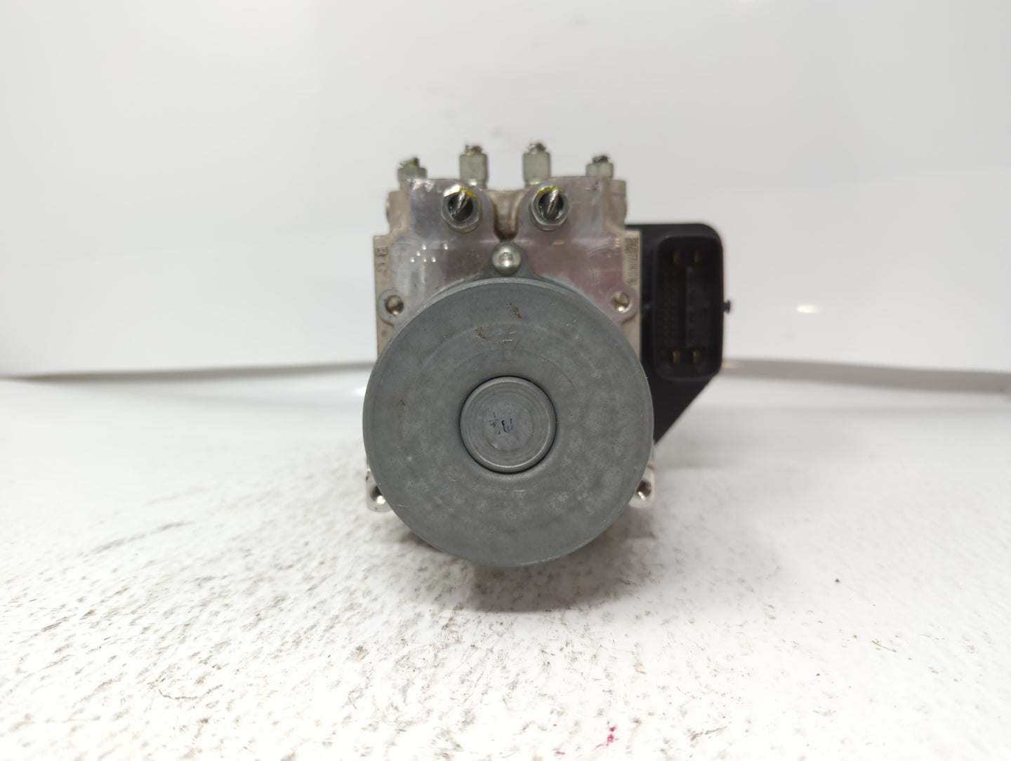 2018 Infiniti Q50 ABS Pump Control Module Replacement P/N:47660 4GV0A 47660 4GV1A Fits OEM Used Auto Parts - Oemusedautopart