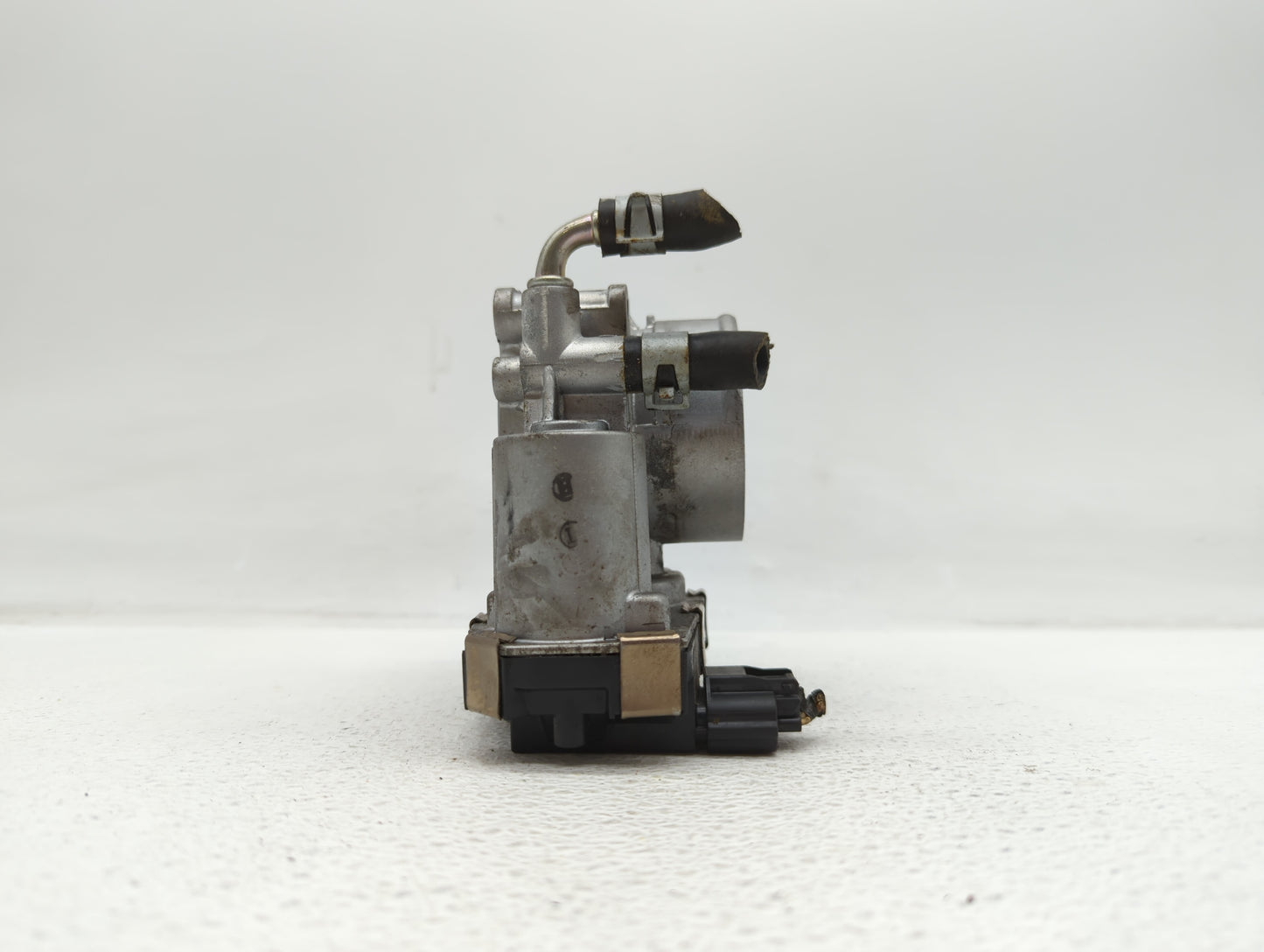 2016-2018 Infiniti Q50 Throttle Body P/N:RME60-52 Fits Fits 2016 2017 2018 OEM Used Auto Parts - Oemusedautoparts1.com