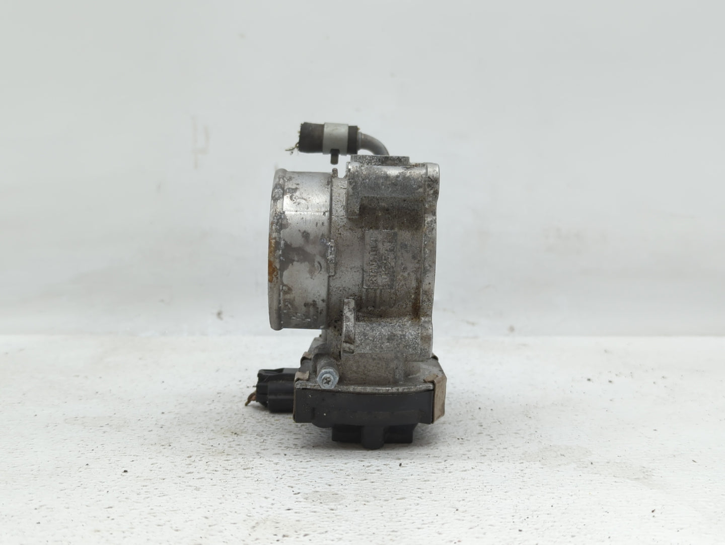 2016-2018 Infiniti Q50 Throttle Body P/N:RME60-52 Fits Fits 2016 2017 2018 OEM Used Auto Parts - Oemusedautoparts1.com